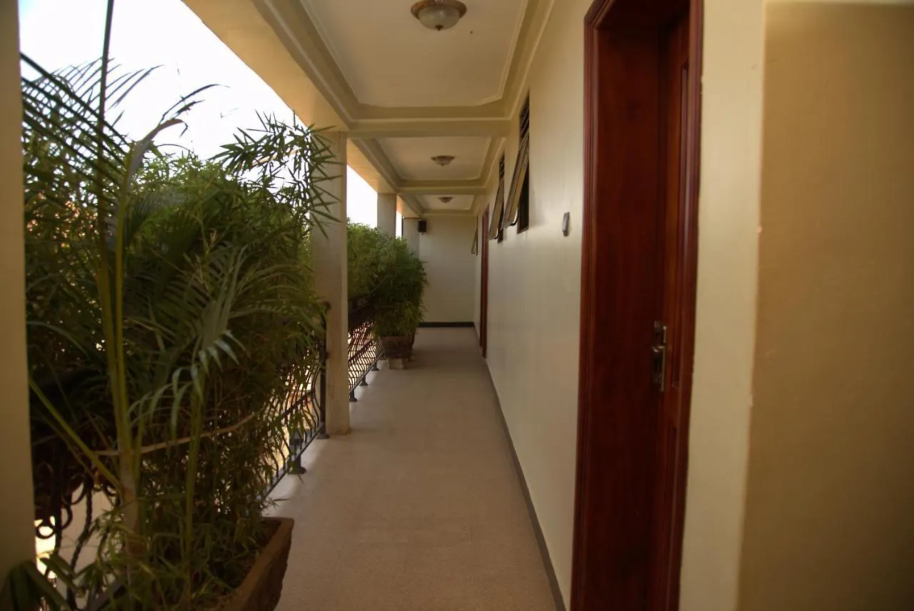 Gold Rock Hotel Kampala 2*,